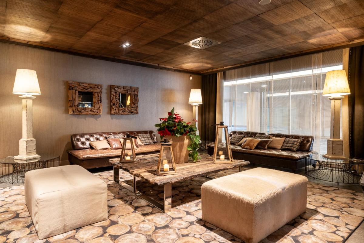 Zona de estar de Hotel Val de Neu G.L.