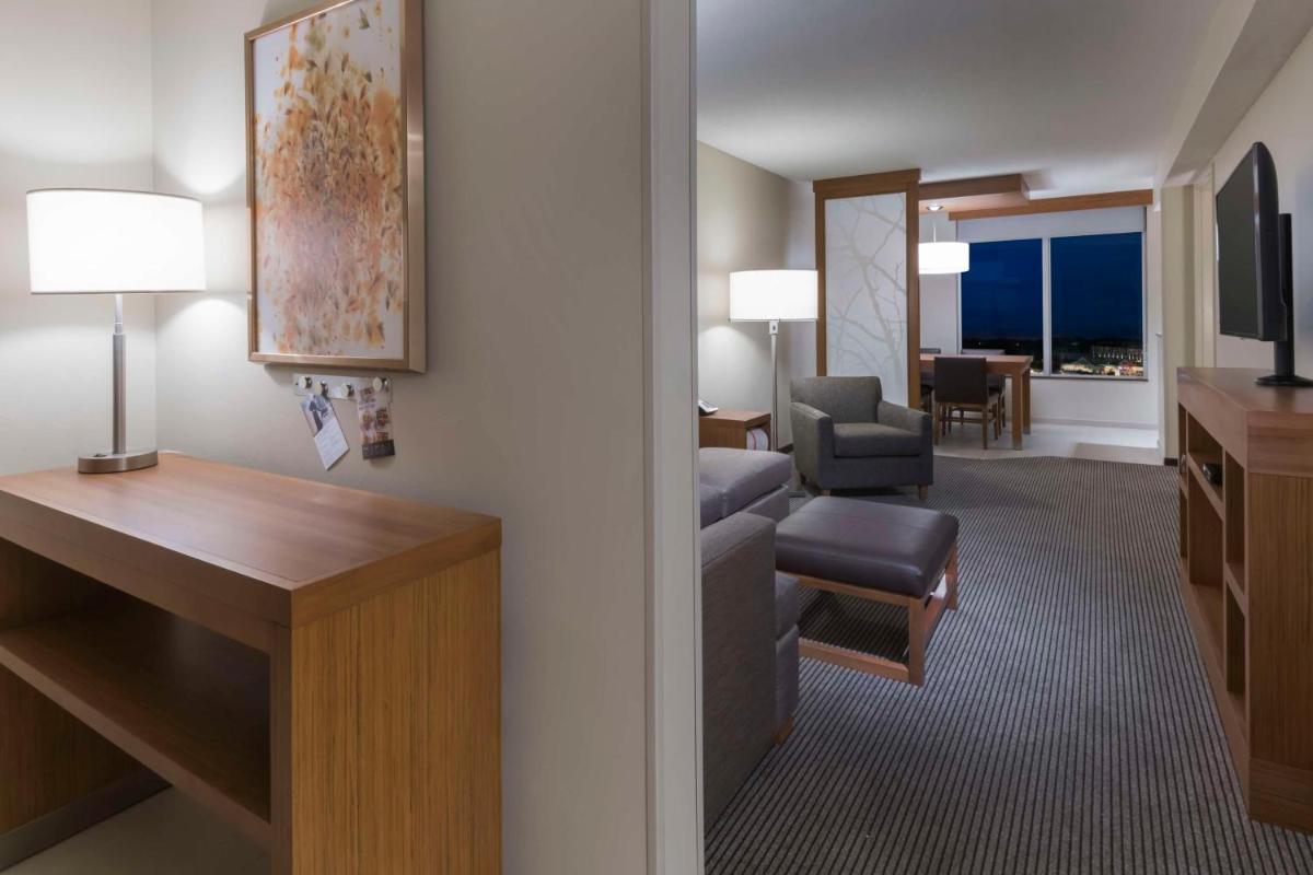 Hyatt Place Marlborough/Apex Center - Housity