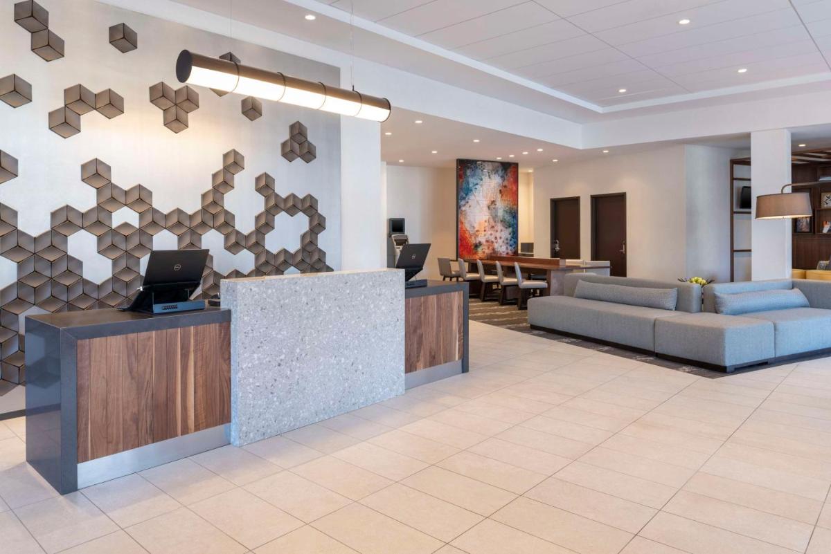 Hyatt Place Detroit/Royal Oak - Housity