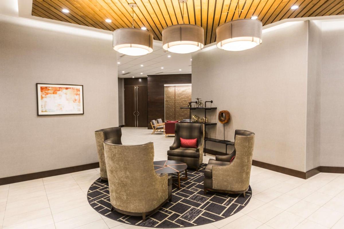 Hyatt Place Greenville Downtown - Housity