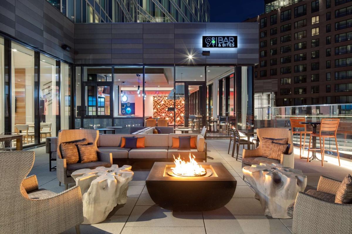 Hyatt Place Boston/Seaport District - Housity