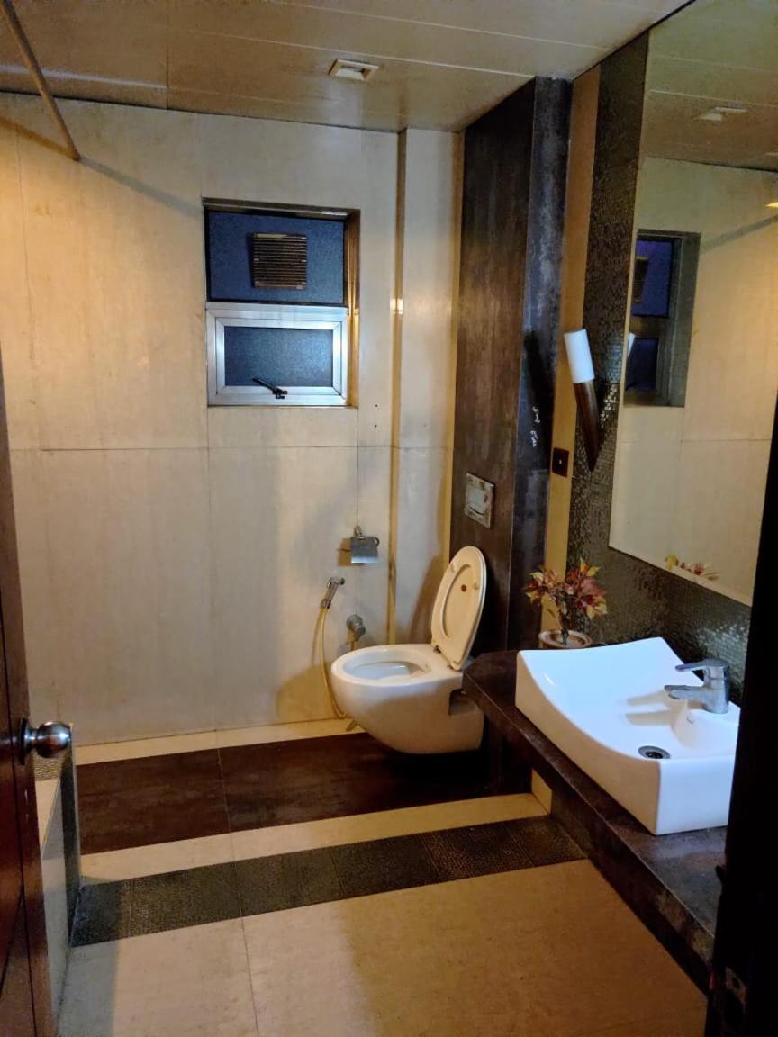 HOTEL RK REGENCY - Housity