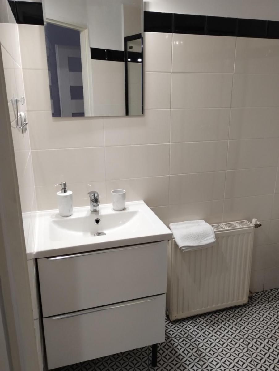 Apartament - Mieszkanie Samodzielne - Housity