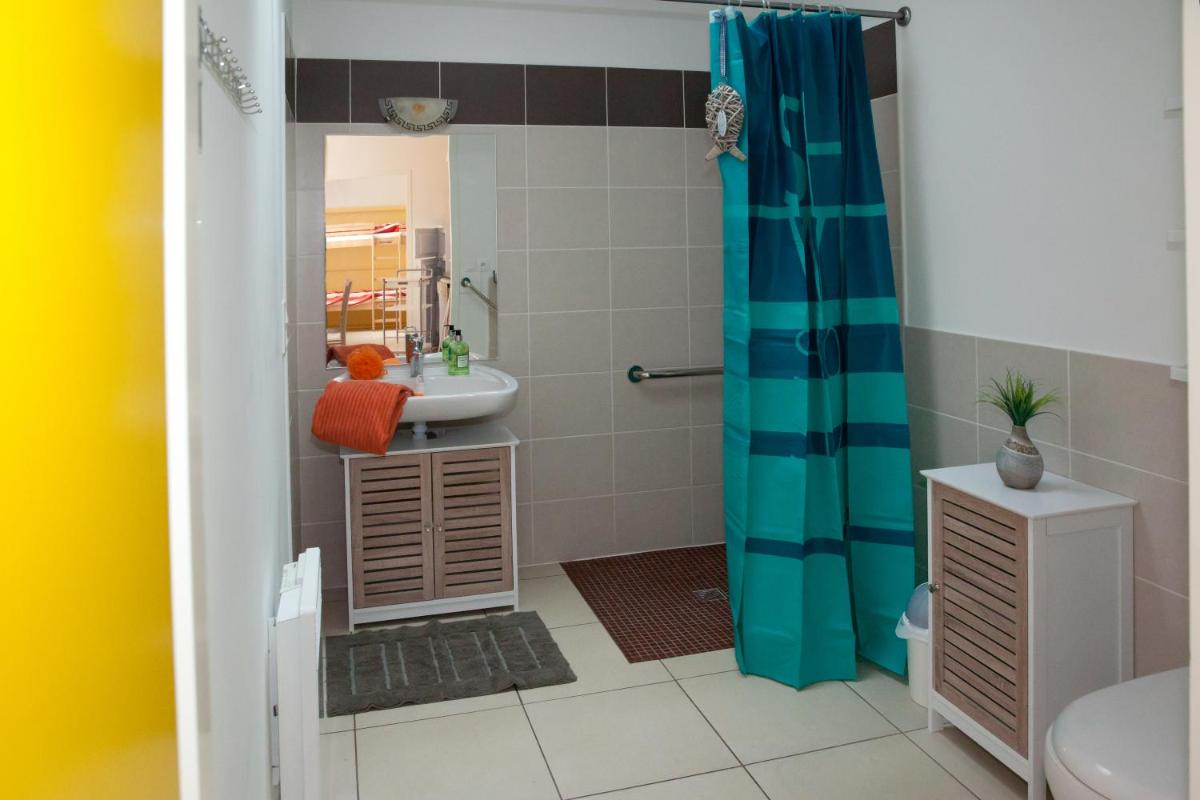 Salle de bains dans l'établissement Résidence Les Océanes
