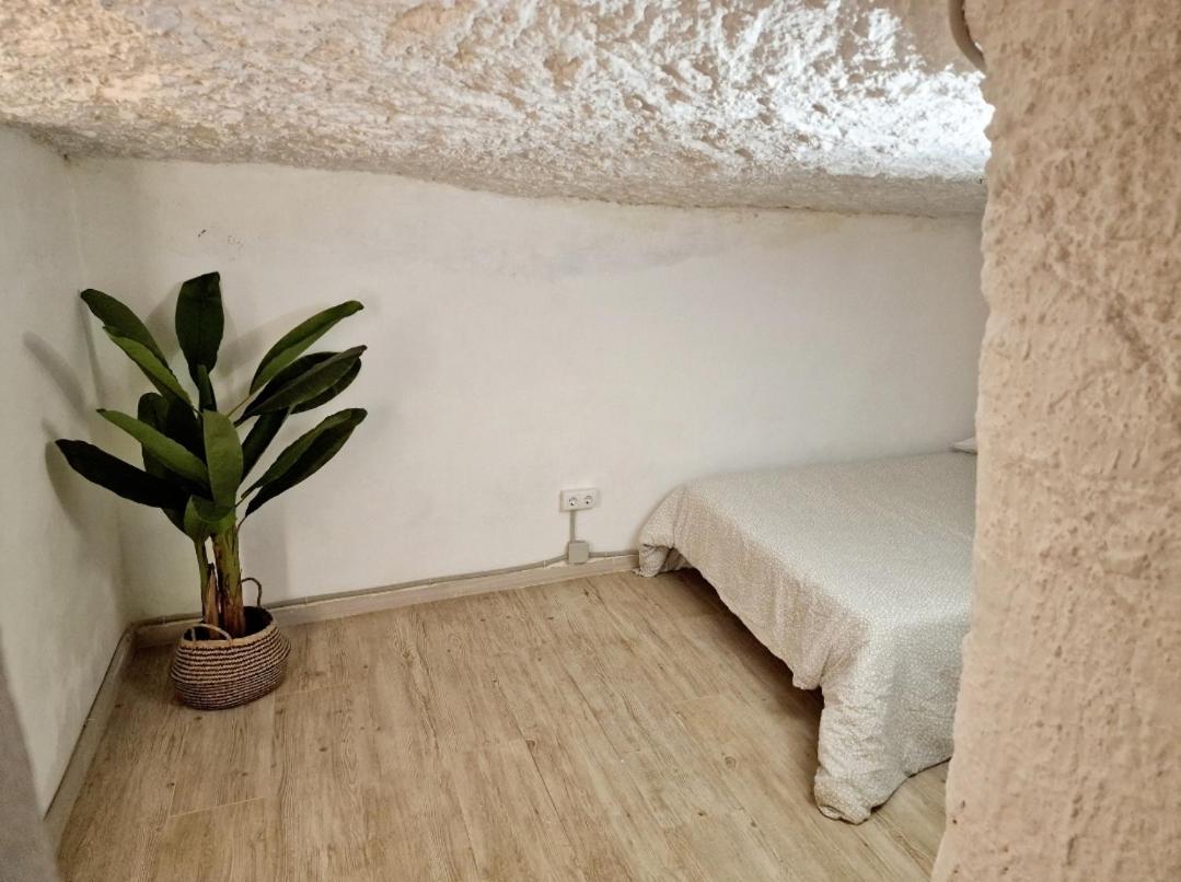 Preciosa casa-cueva con bañera - Housity