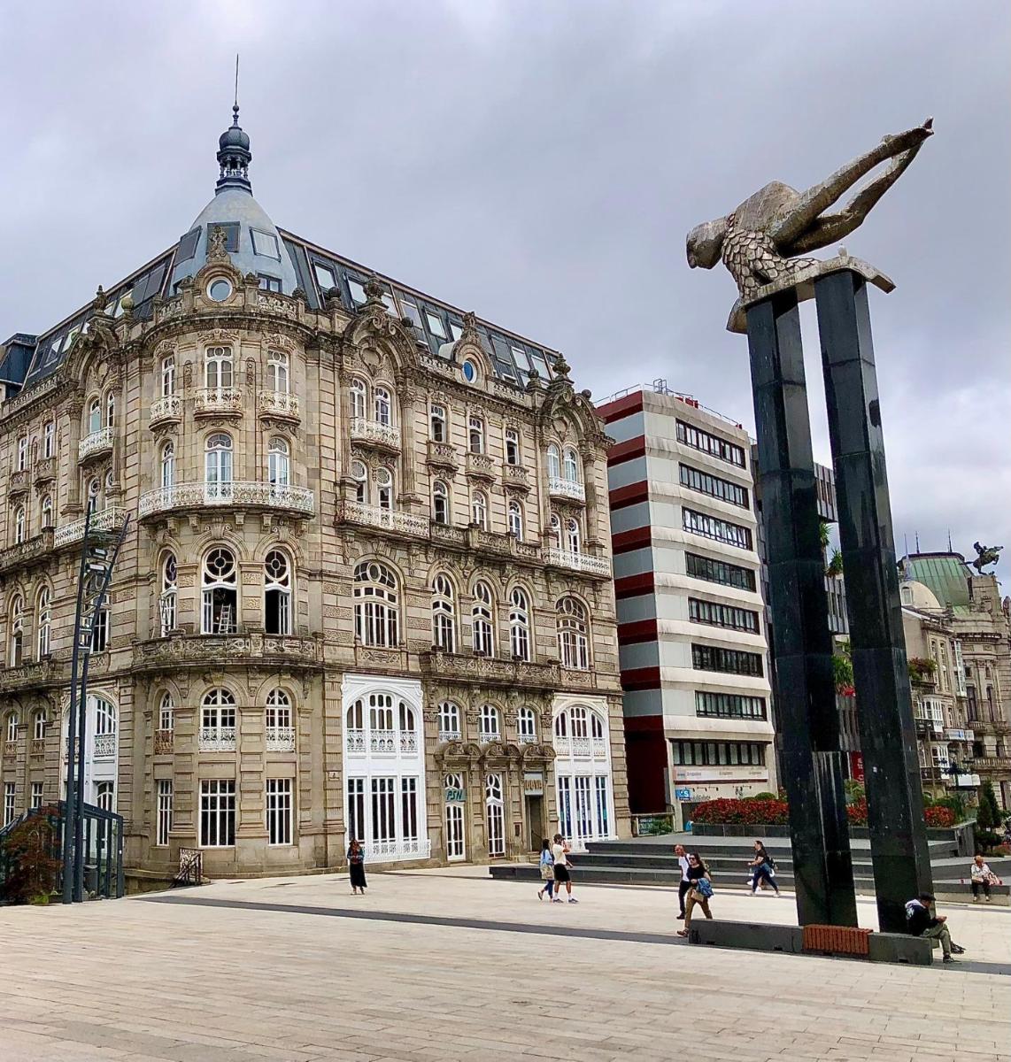 Edificio El Moderno, Vigo 1.902 - Housity