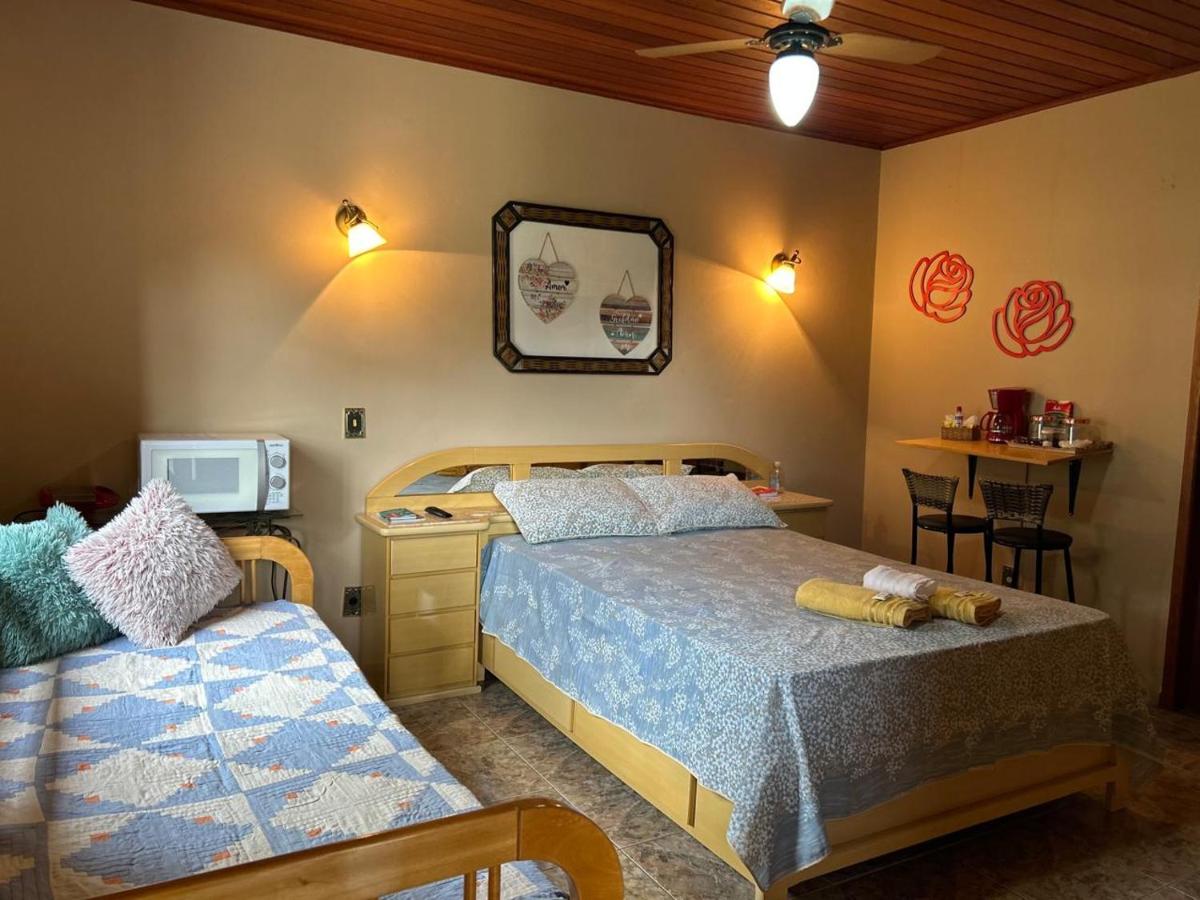 Hostel Limão Doce - Housity