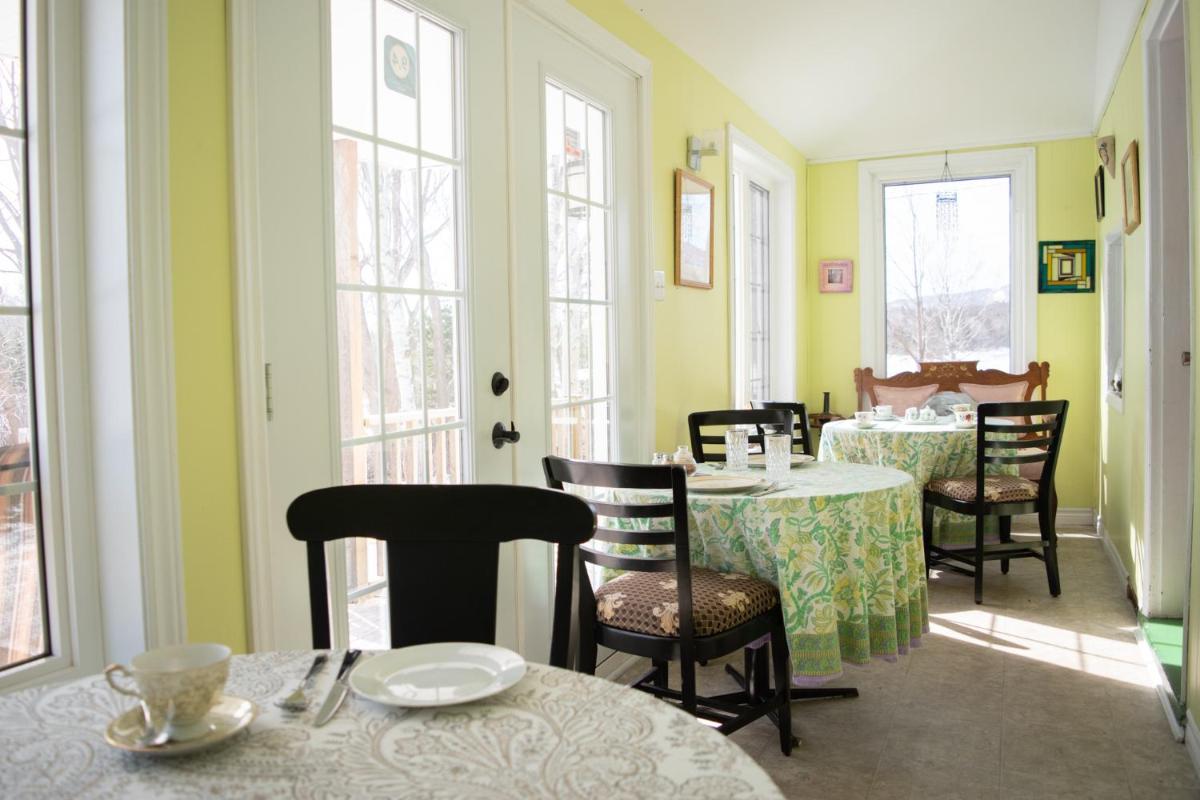 Rumi Guest House on the Cabot Trail - Housity