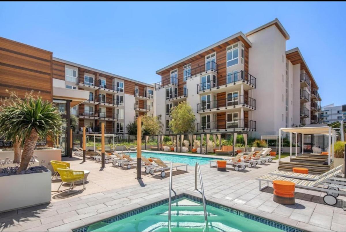 Exclusive property in the heart of marina del rey - Housity