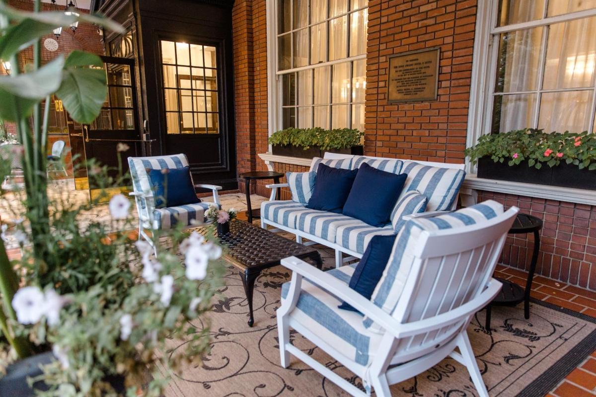The Lord Nelson Hotel &amp; Suites - Housity