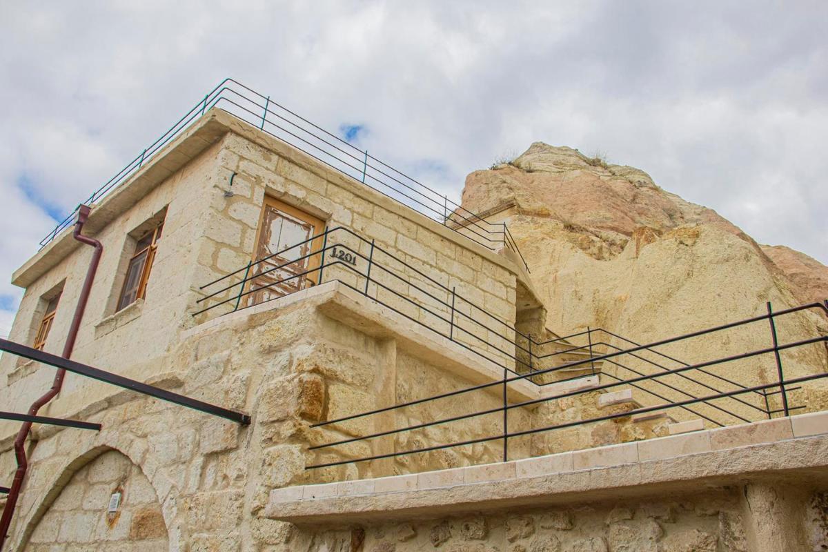 Junior Ottoman Cave - Housity