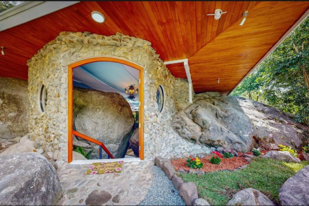 Rocka Verde Retreat 8th Wonder of the World - Housity