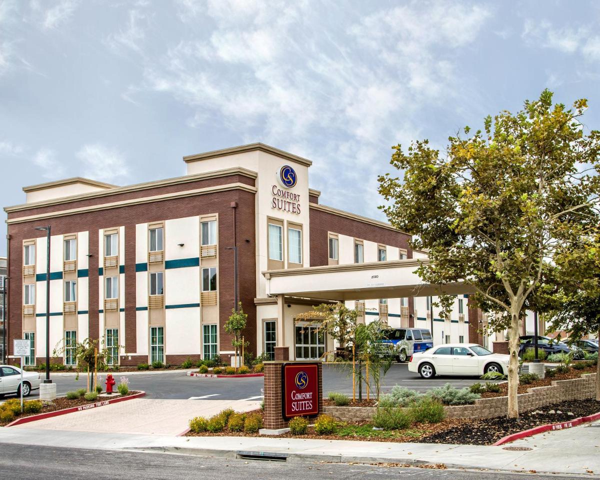 Comfort Suites Woodland - Sacramento Airport - Housity