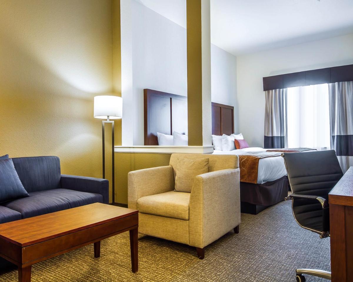 Comfort Suites Woodland - Sacramento Airport - Housity