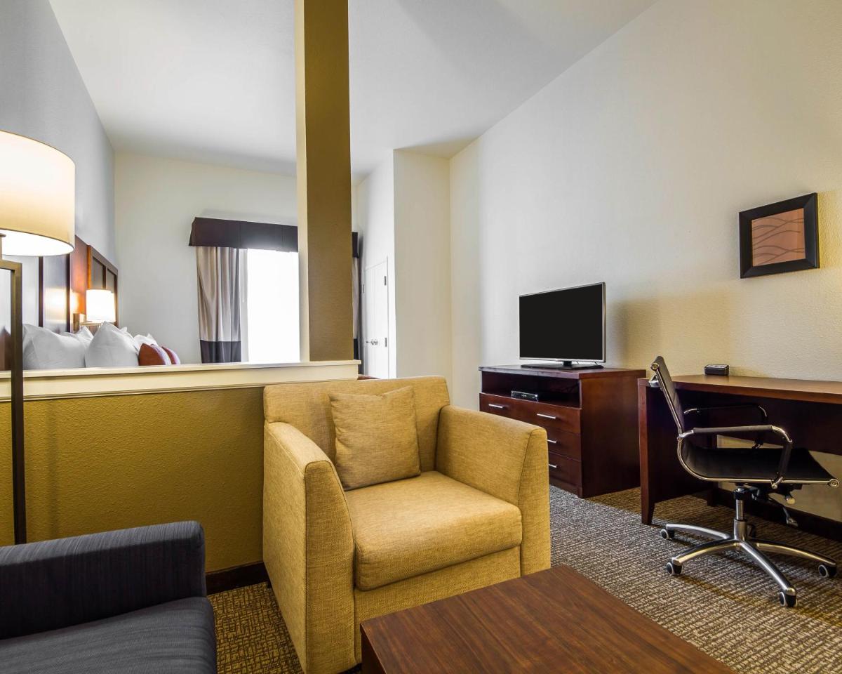 Comfort Suites Woodland - Sacramento Airport - Housity