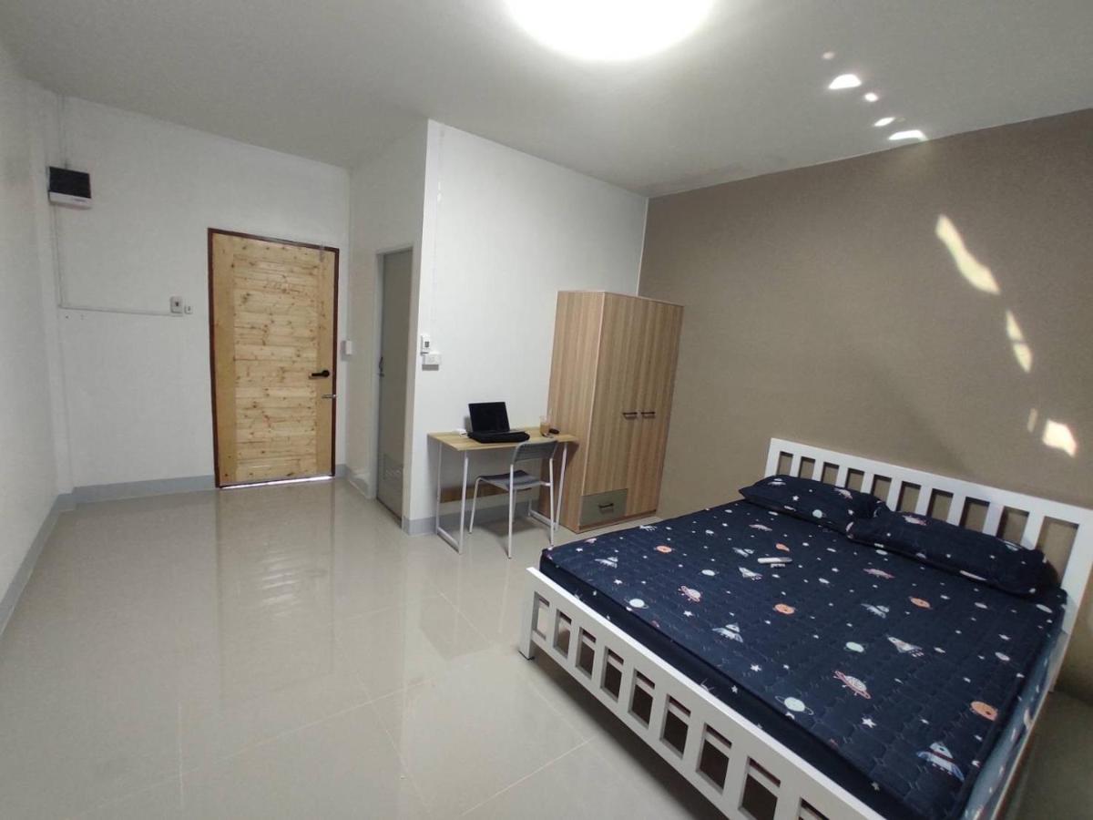 Flourish Homes ฟลอริชโฮมส์ ห้องพัก มอเกษตร สกลนคร - Housity