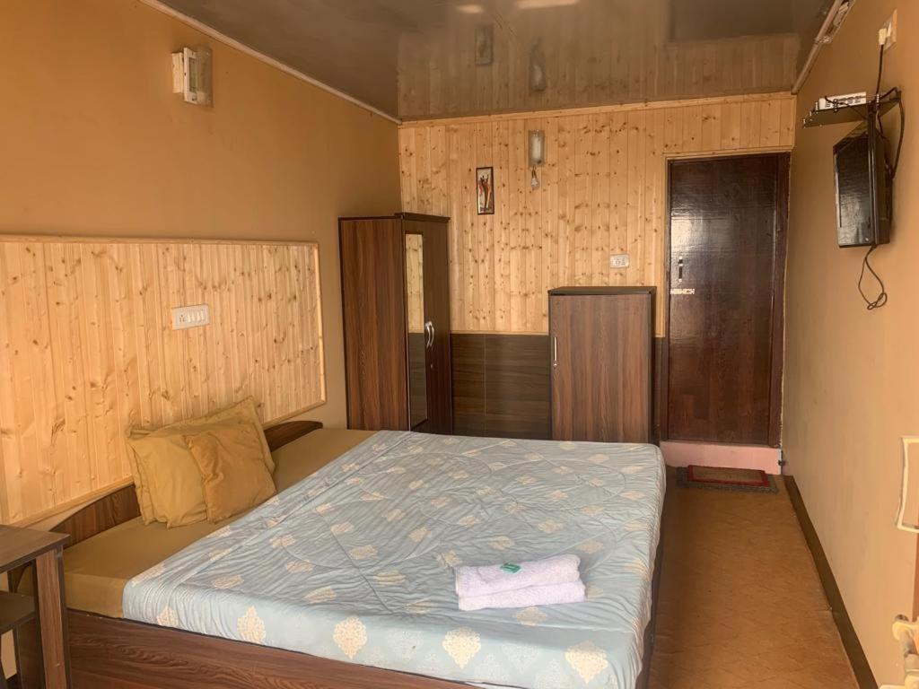 HOTEL IVORY - Housity