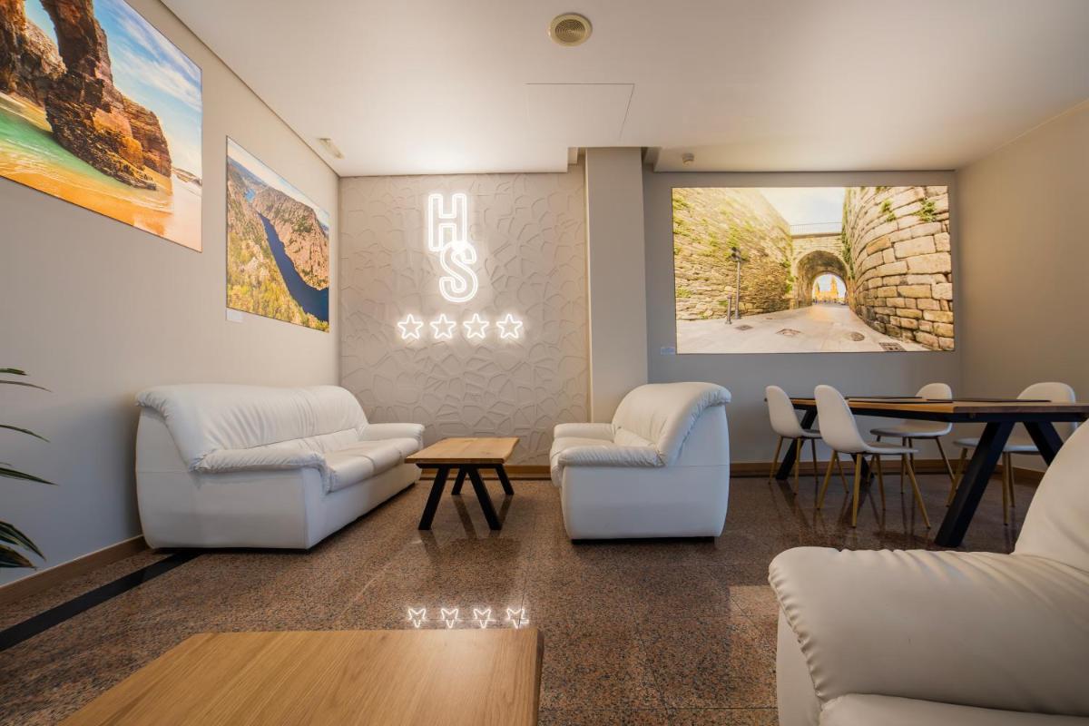 Zona de estar de Hotel Auditorio Santiago & Spa