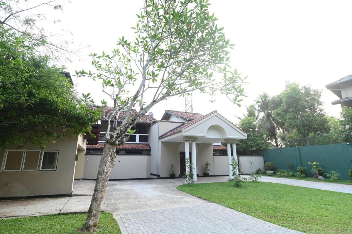 Serene Manor - Housity