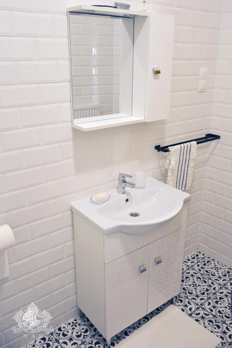 Érintés Vendégház - Housity