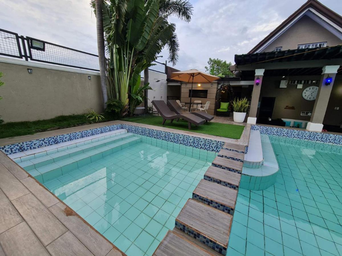 Palazzo 1 HotSpring,3Bedrooms 35to40pax, Pansol Calamba - Housity