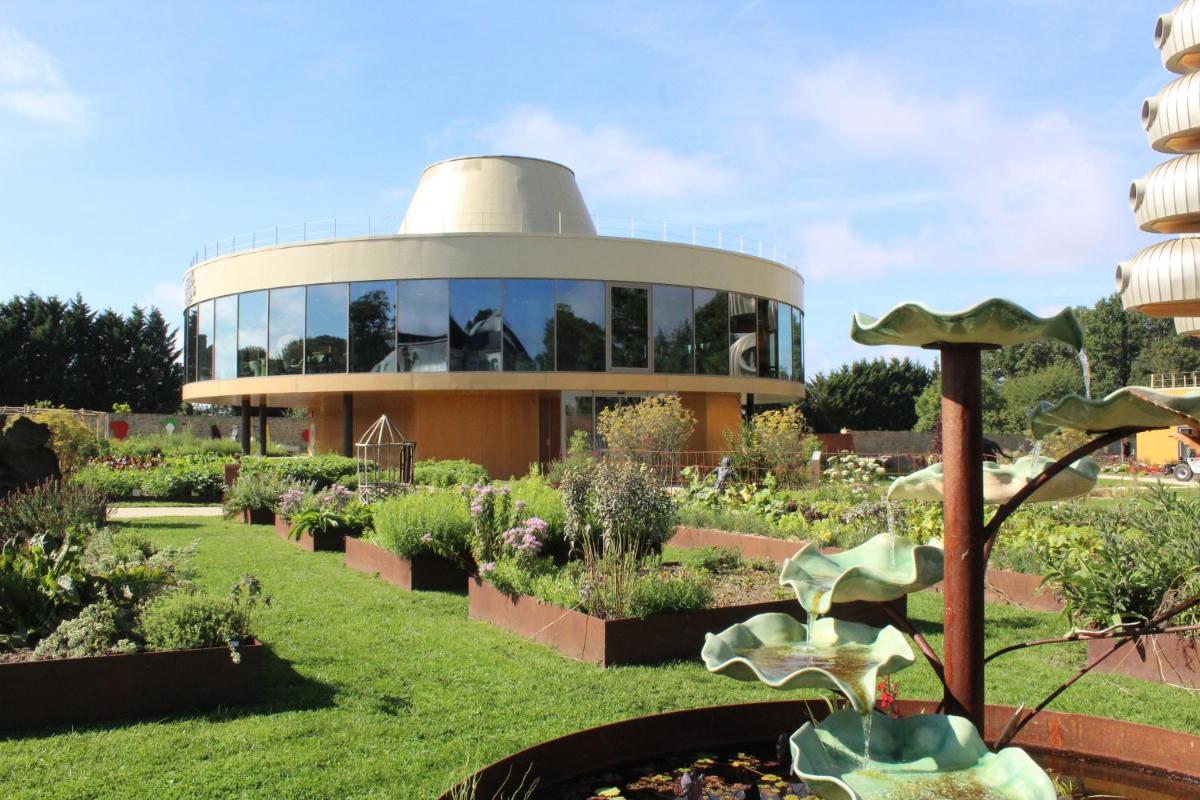 Jardin de l'établissement L'EssenCiel