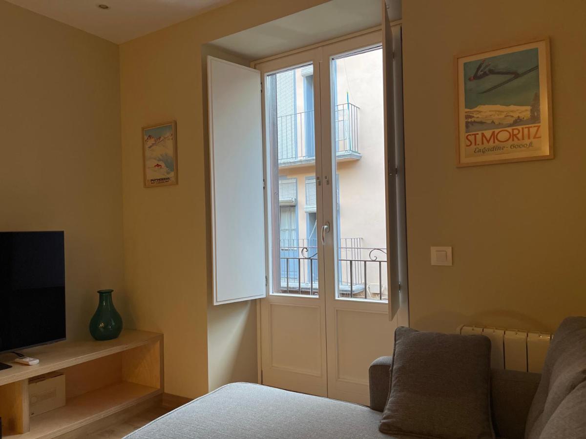 HERITAGE APARTMENTS CERDANYA al carrer Major i parking - Housity