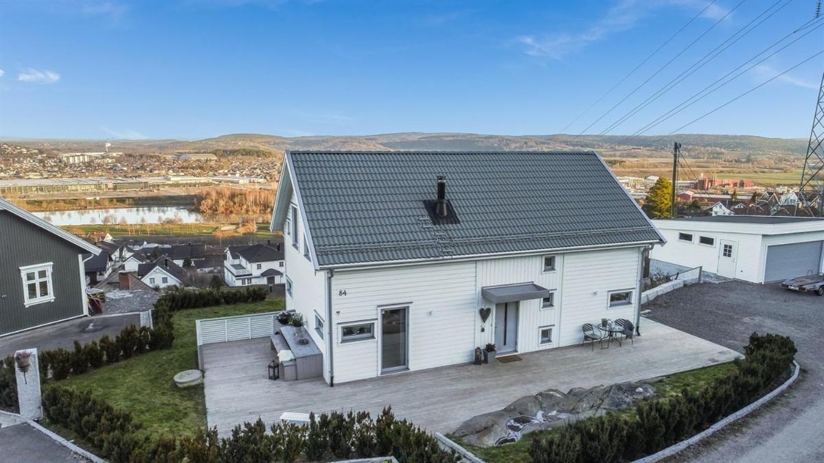 Suitetrails - living with the host and the dog Comfortable double room in a house in Lillestrøm