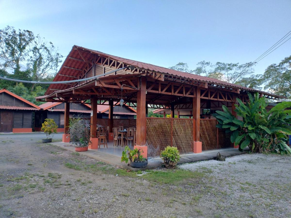 Cabinas Río Frío - Housity