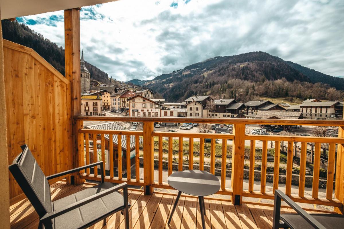 Vue générale sur la montagne ou vue sur la montagne depuis l'hôtel