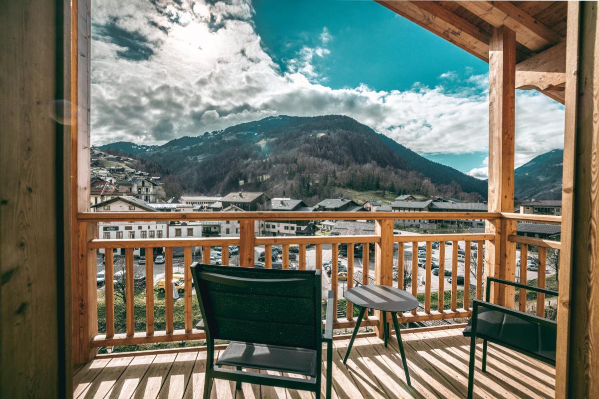 Vue générale sur la montagne ou vue sur la montagne depuis l'hôtel