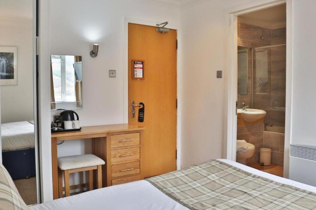 Loch Long Hotel - Housity