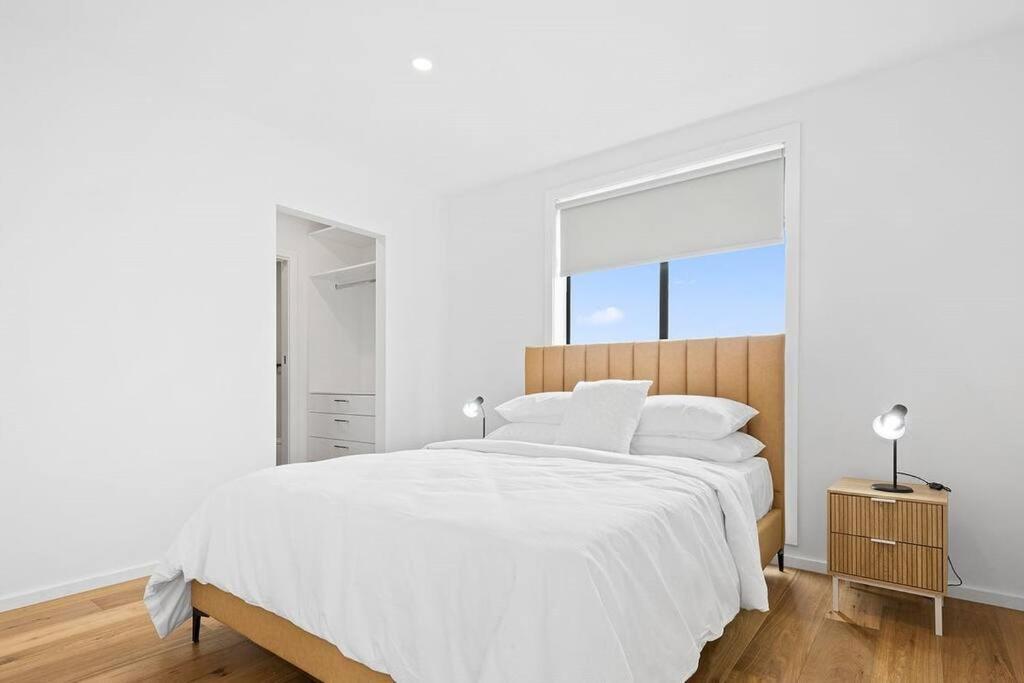 3 bedroom family apartment near Chadstone - Housity