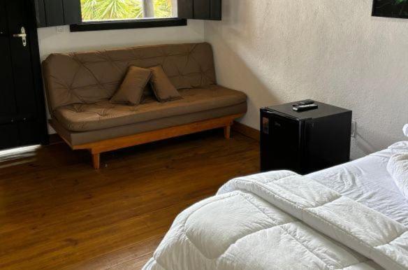 Pousada Entre Folhas - Housity