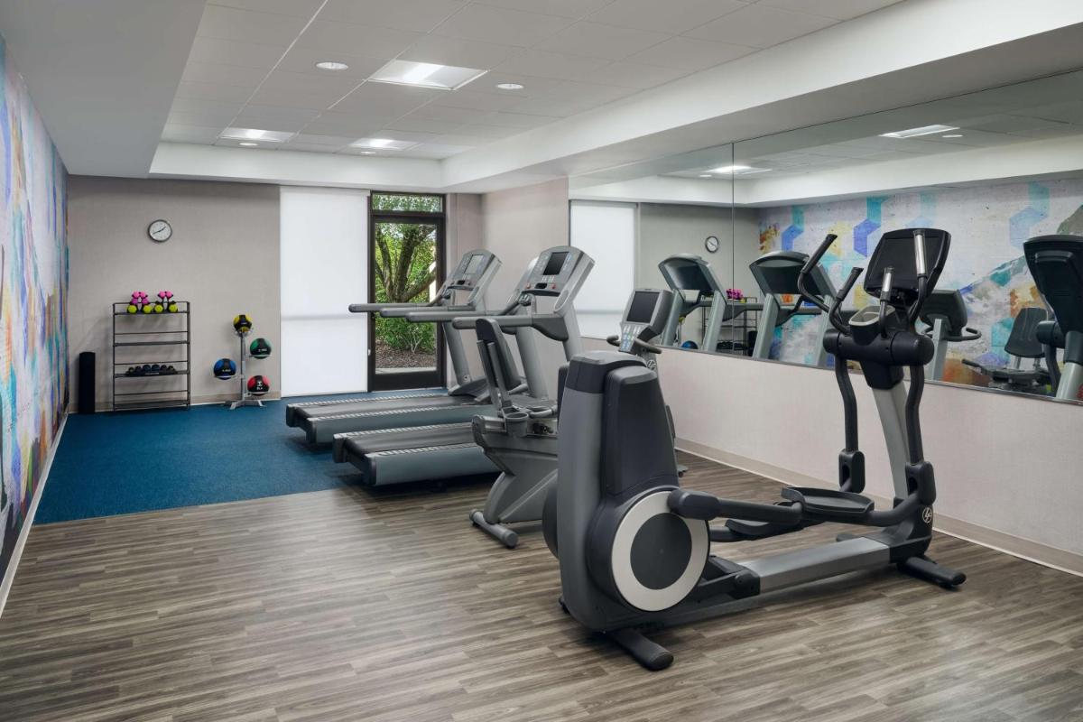 Hyatt Place Greensboro - Housity