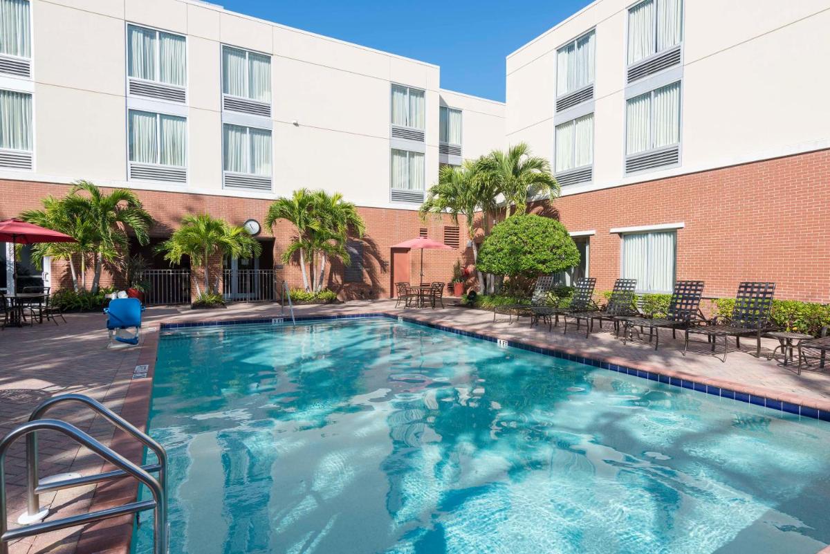Hyatt Place Sarasota/Bradenton - Housity