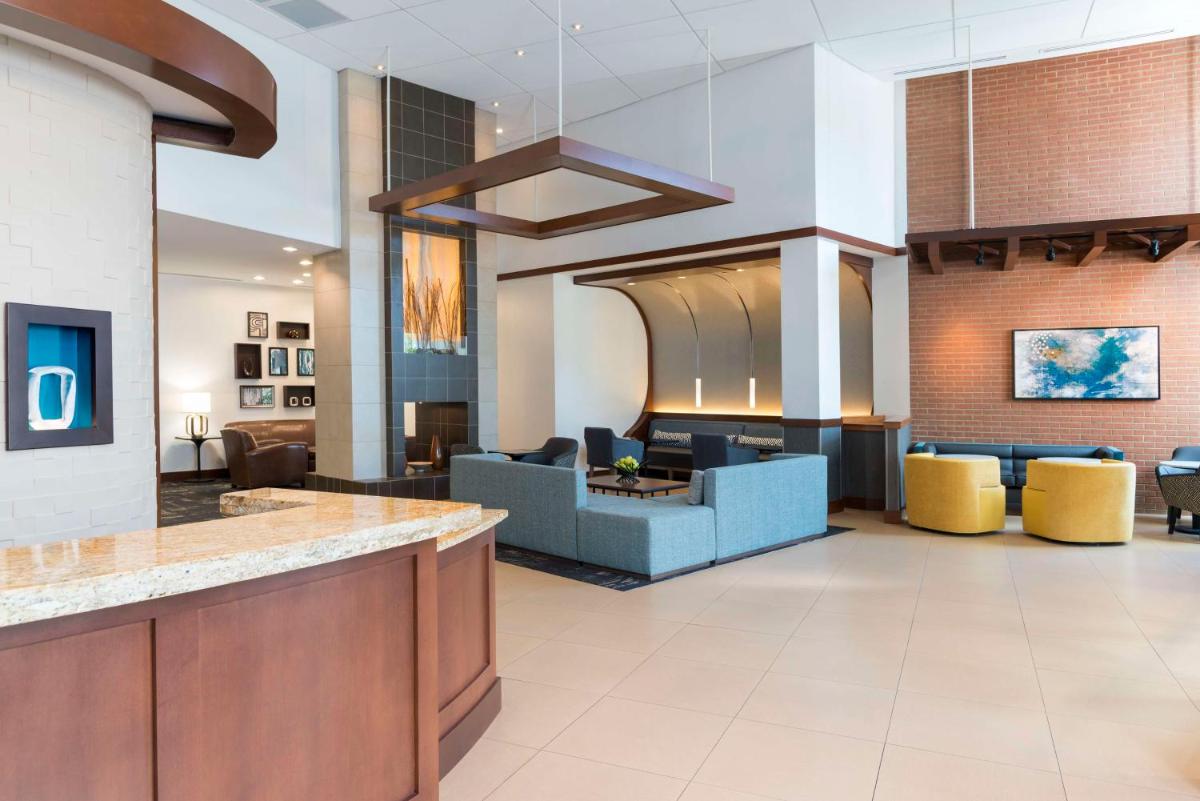 Hyatt Place Sarasota/Bradenton - Housity
