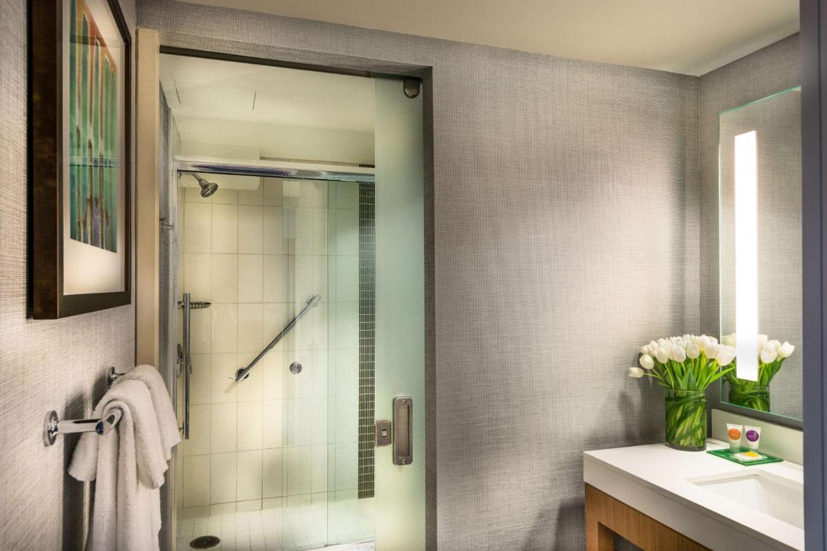 Hyatt Place Baltimore Inner Harbor - Housity