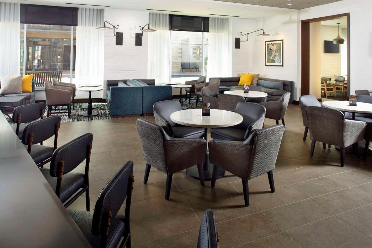 Hyatt Place Cleveland/Lyndhurst/Legacy Village - Housity