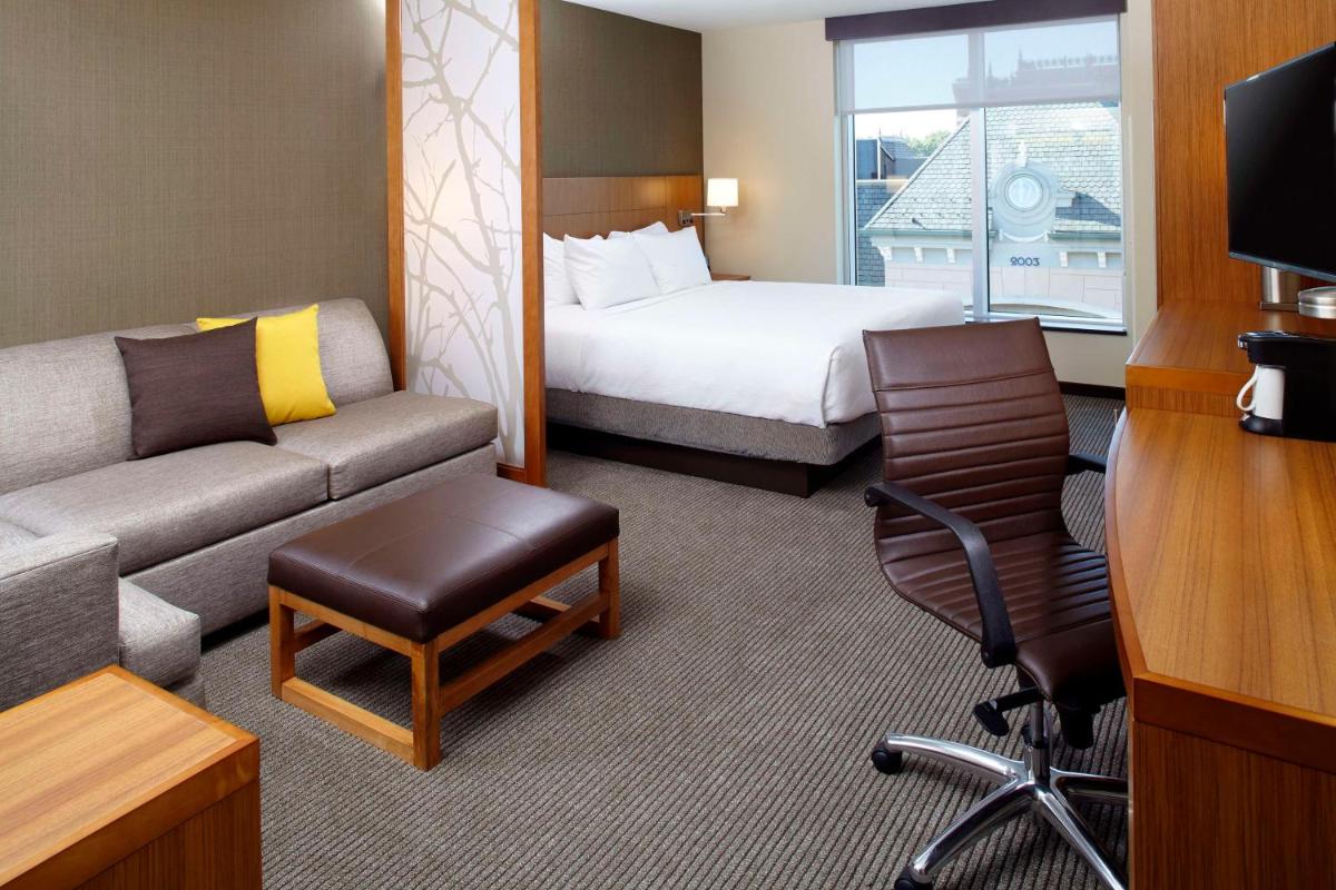 Hyatt Place Cleveland/Lyndhurst/Legacy Village - Housity