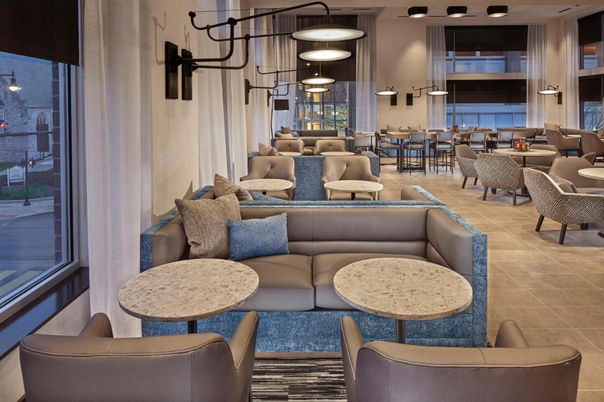 Hyatt Place State College - Housity