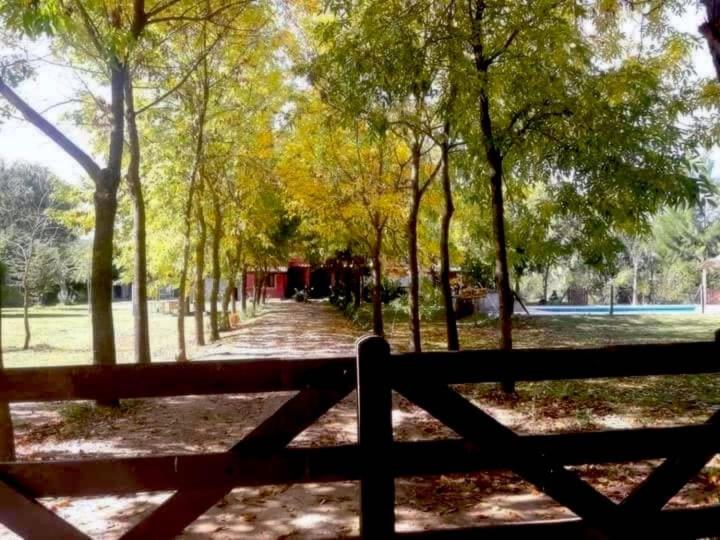 Suitetrails - Hotel y Casa de Campo Oasis Campero Ezeiza -San Vicente