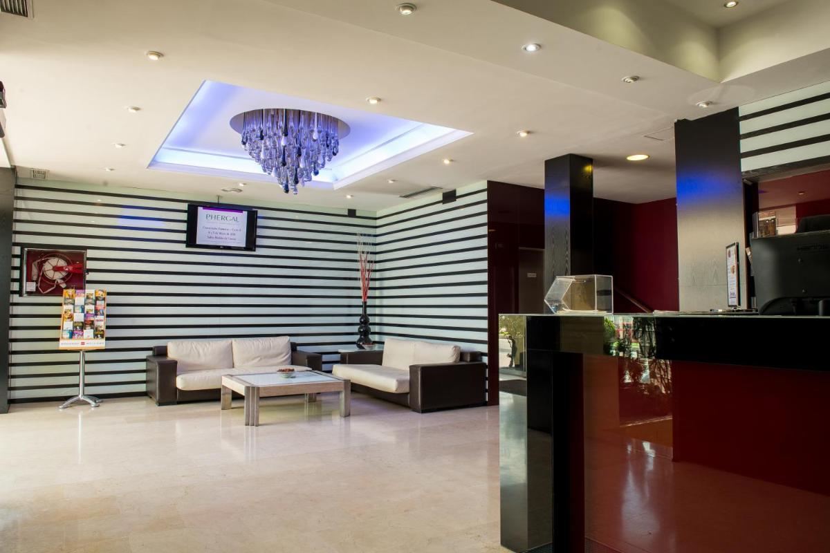 Hostal Torrejón - Housity