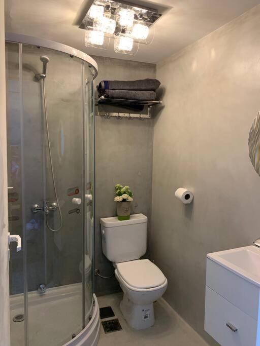 Hermoso y funcional studio zona consulados. - Housity