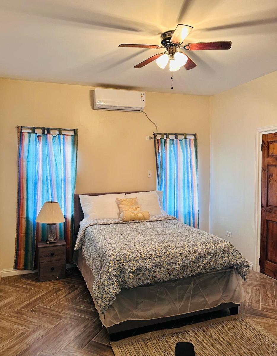 Theodora Guest House - Housity