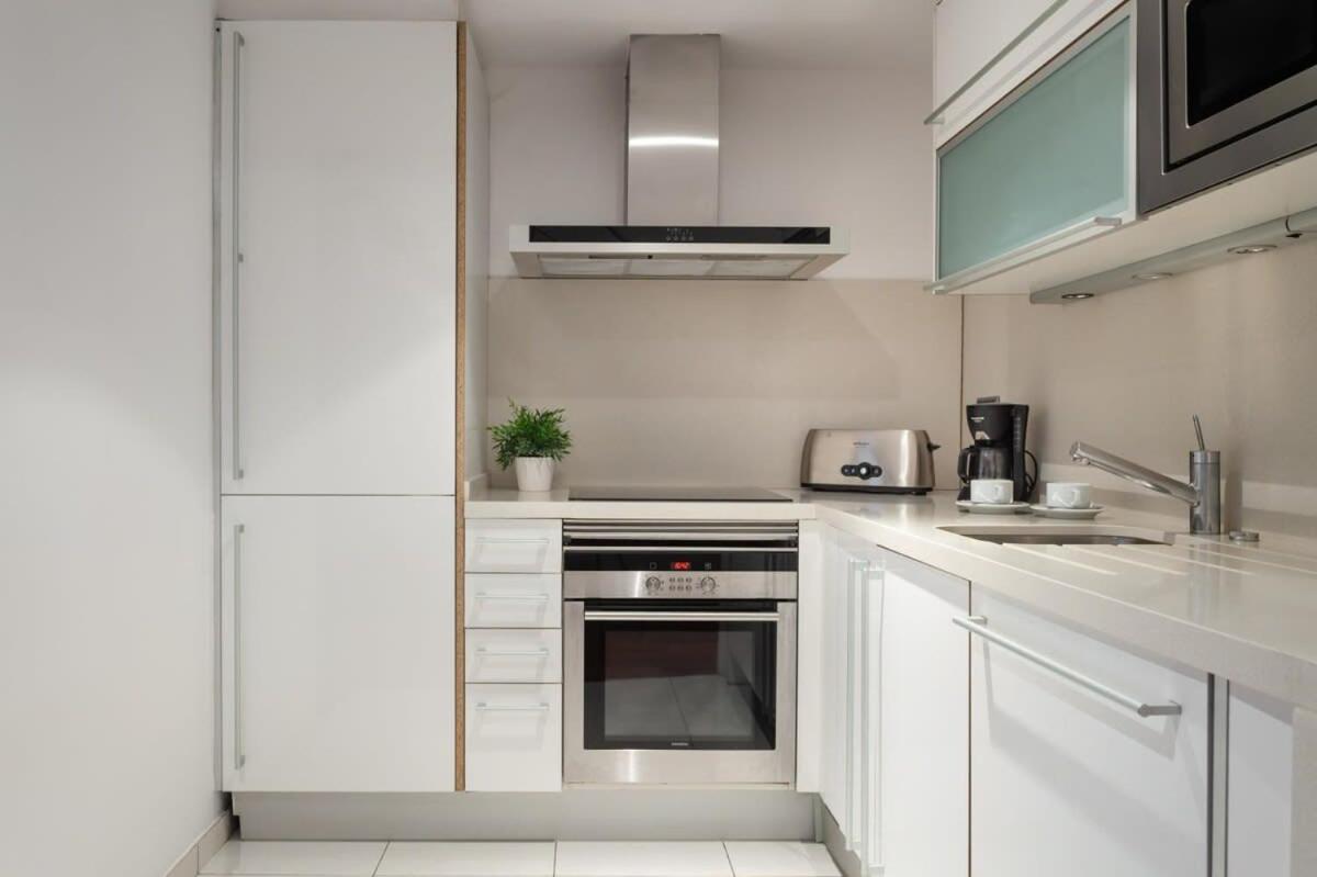 3bedroom Duplex with balcony in plaza Cataluña - Housity