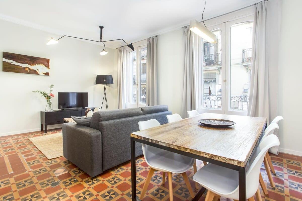 4bedroom apartment with a balcony in Las Ramblas 1 2 - Housity
