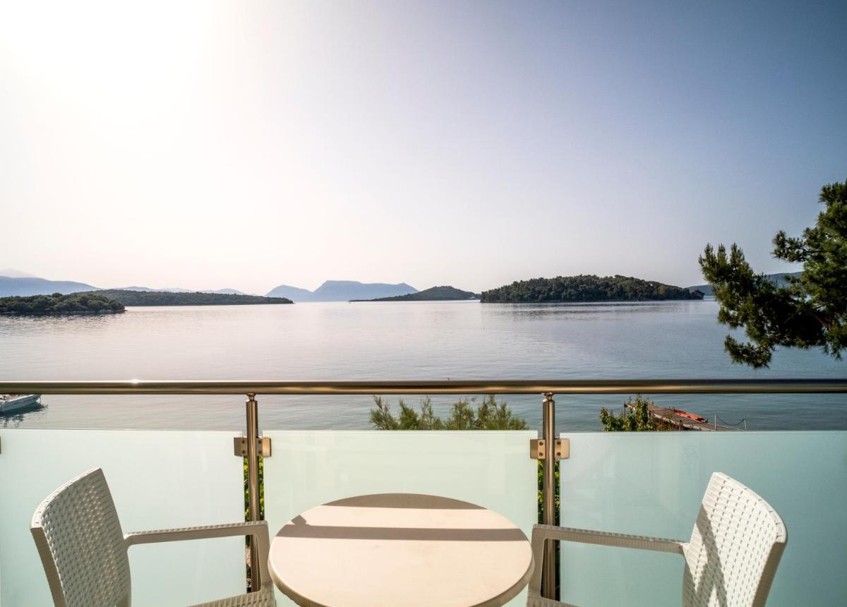 Armeno beach hotel - Housity