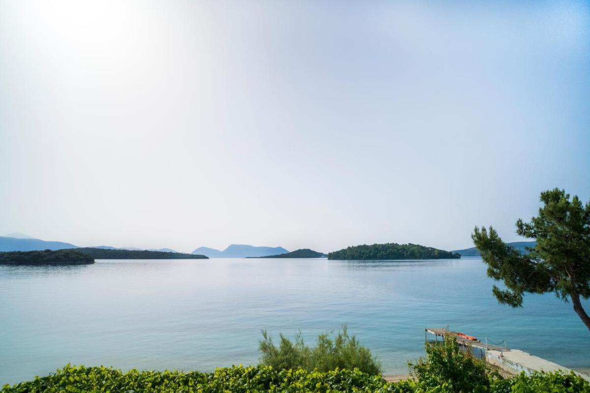 Armeno beach hotel - Housity
