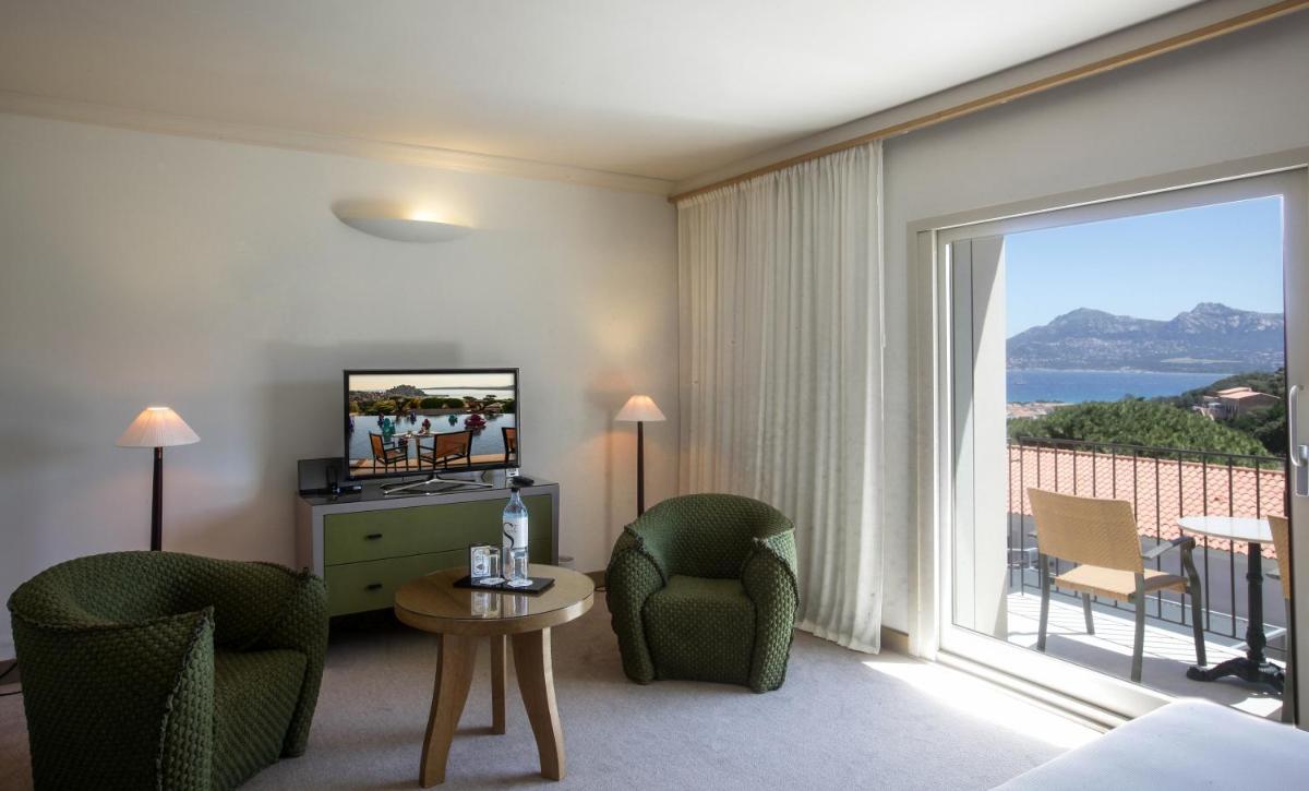 Vue générale sur la montagne ou vue sur la montagne depuis l'hôtel